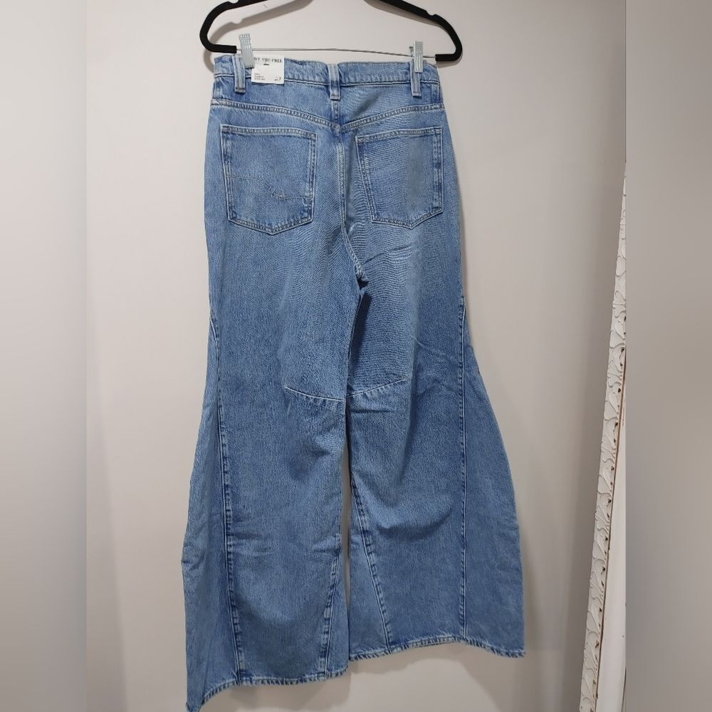 We The Free Eden High Slouchy Flare Jeans Size 27 - Picture 11 of 12